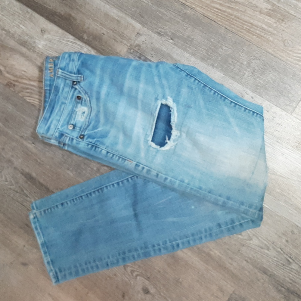 American Eagle Extreme Flex 4 Distressed Jeans